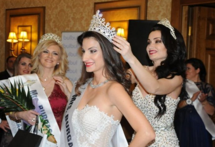 Отнеха титлата и короната на Мисис България 2017