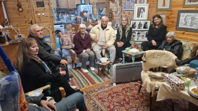 Стихотворение на Ваня Петкова изписаха на стената в читалището на с. Бяла Река