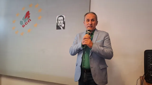 90 години Лъчезар Еленков: поезия, която не си отива | ФАКТИ.БГ 90 години Лъчезар Еленков: поезия, която не си отива