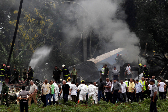 Трагедия в Куба! Самолет се разби край Хавана (ВИДЕО+СНИМКИ)