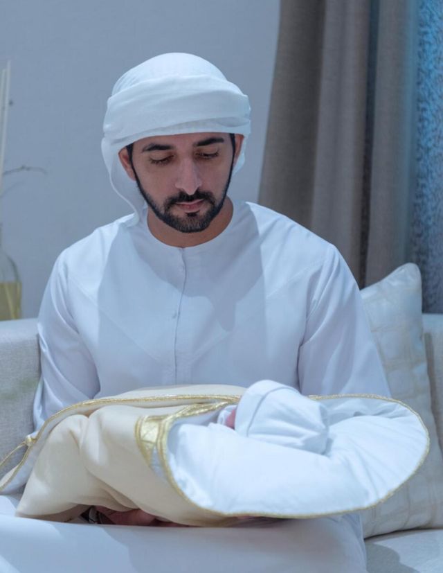 ОАЕ публикува първи снимки на новородената принцеса