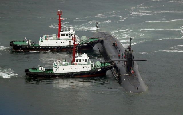 Напрежение! US подводница пристигна в Южна Корея