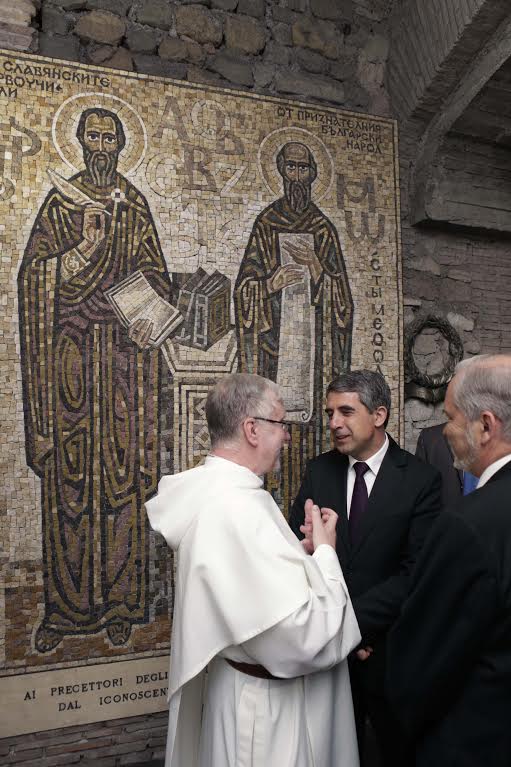 Плевнелиев се поклони пред гроба на свети Кирил в Рим