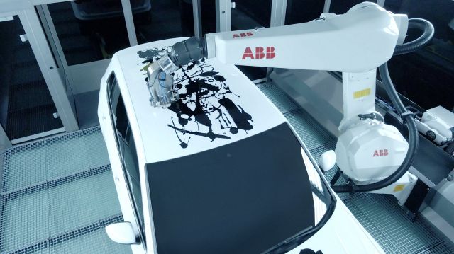 ABB показа интересен „принтер“ за коли (ВИДЕО)