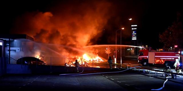 Подпалиха склад на Tesla в Швеция (ВИДЕО)