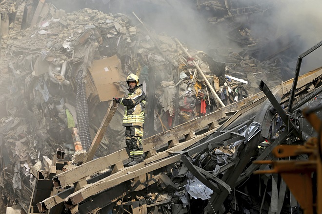 Трагедията в Техеран, отне живота на десетки огнеборци (СНИМКИ)