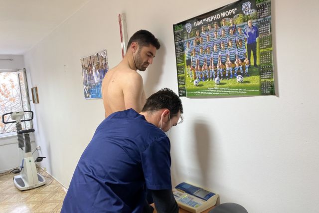 Футболистите на Черно море започнаха медицински прегледи