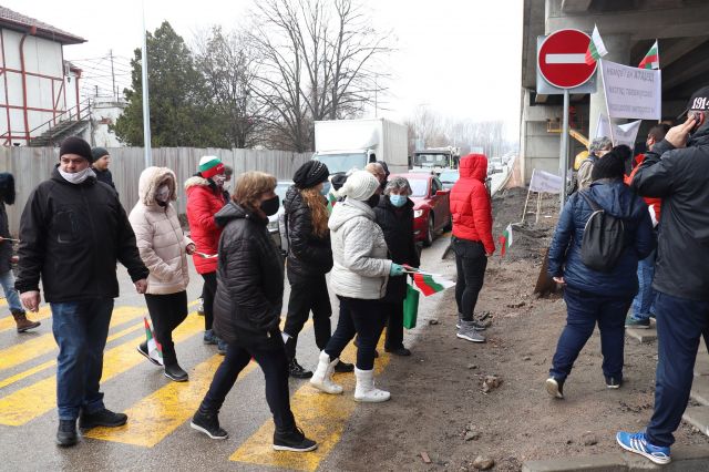  Жители на село Герман излязоха на митинг (СНИМКИ) 