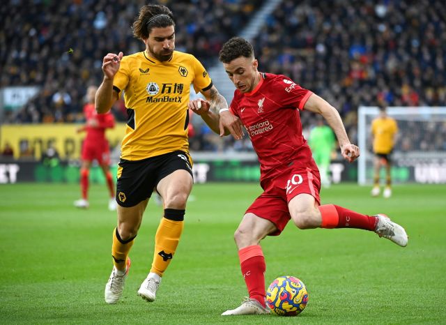  Ливърпул е на върха във Висшата лига след драма против Уулвърхемптън 