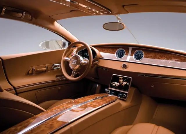 Знаете ли, че Bugatti прави седан с над 1000 к.с., който води до появата на Chiron?