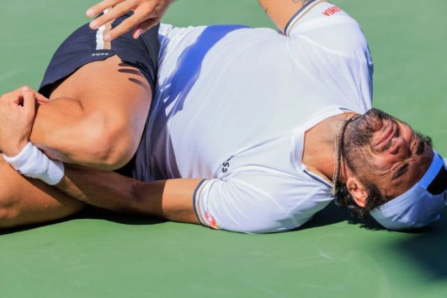 Свирепа контузия и болки до припадък смразиха US Open (ВИДЕО+СНИМКИ)