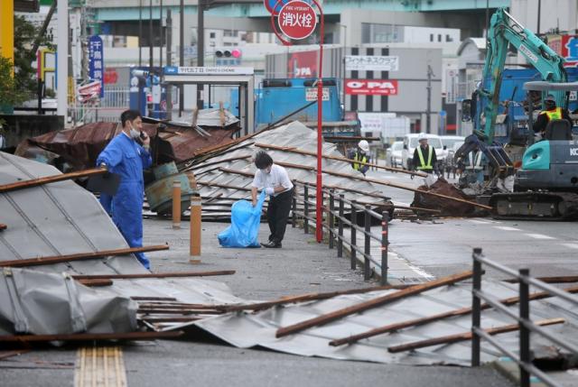  Над 440 000 семейства са без ток (СНИМКИ) 
