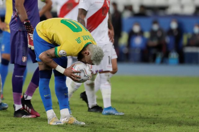Бразилия не спира да громи на Копа Америка