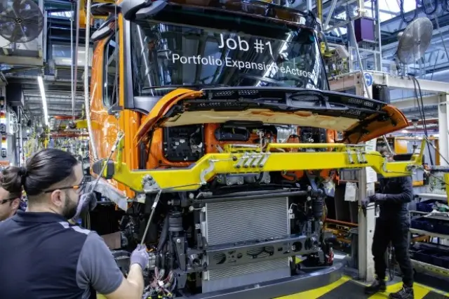 Новата ера при камионите Mercedes продължава