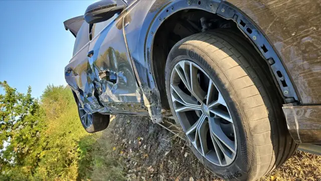  Фолк певицата Анелия катастрофира, колата е цялостна вреда - 2 