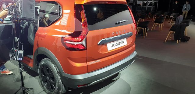 `Запознайте `Запознайте