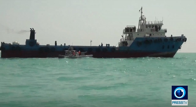 Иран предупреди САЩ: Не пипайте танкера!