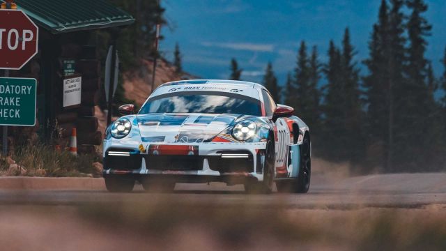 Porsche отново чупи рекорди с 911