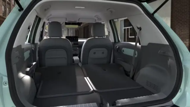 Hyundai превръща градския електрически Inster в уютна мобилна всекидневна