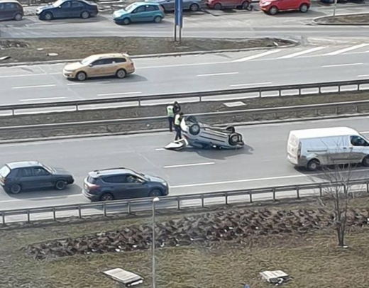 Лек автомобил се преобърна на "Цариградско шосе"