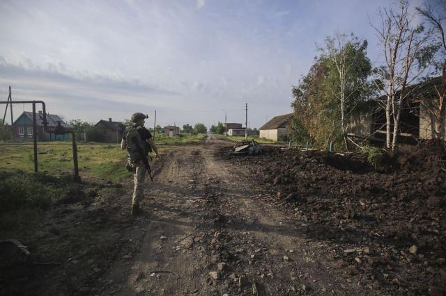 Украйна се бори да си върне източния град Изюм, съобщи Киев