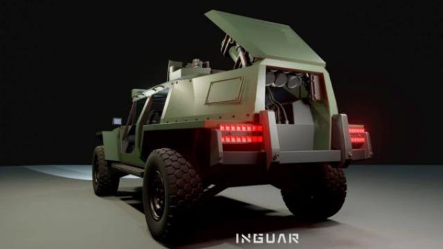 Военен всъдеход, който се движи в пресечена местност със 100 км/ч