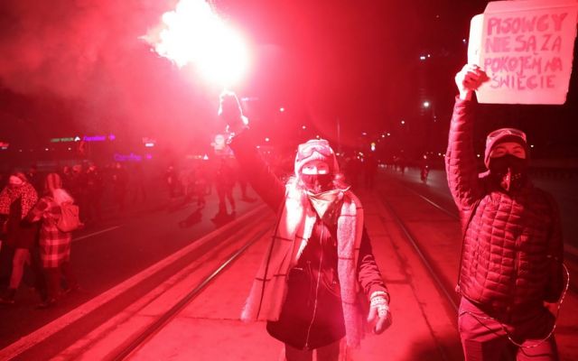 Трети ден масови протести в Полша