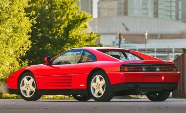 Откриха 30-годишно  Ferrari с пробег от само 570 км