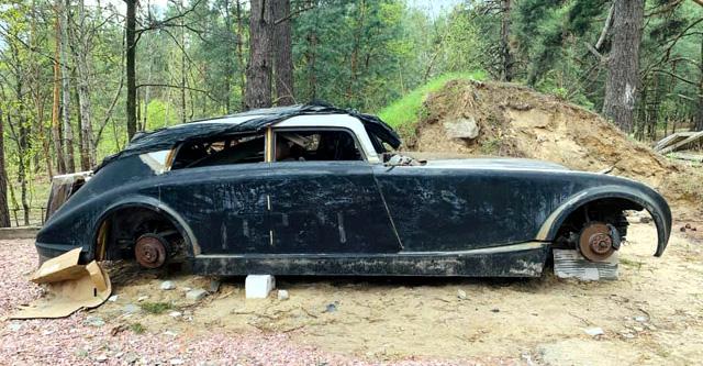  Откриха мистериозен автомобил в гора край Киев 