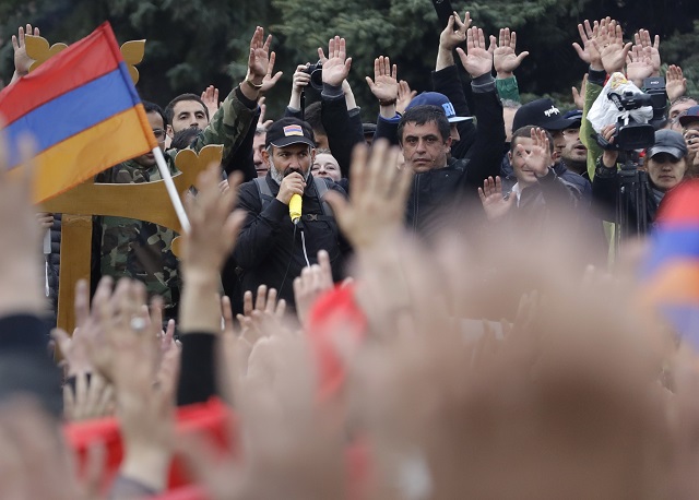 Непокорната Армения отново се разбунтува (СНИМКИ)