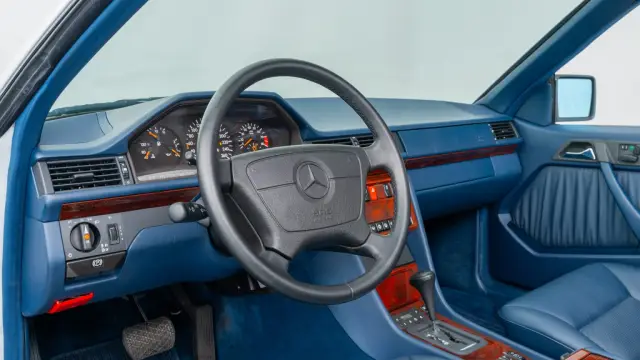 Продава се уникален Mercedes W124 на цената на ново Ferrari