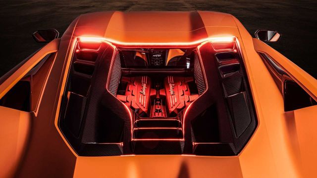 Запознайте се с Lamborghini Revuelto – могъщ V12 с 1001 конски сили - 3