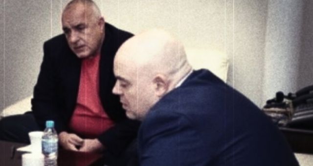 Прокуратурата тихомълком прекрати наказателното производство за #Чекмеджегейт срещу Бойко Борисов
