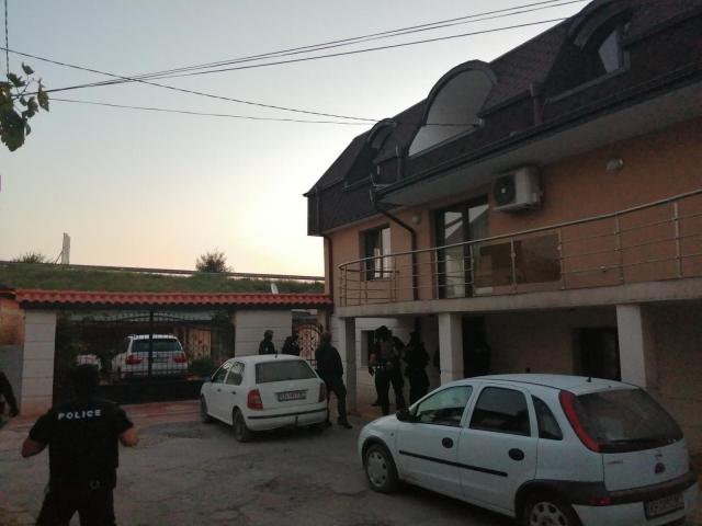 Акция в Кюстендилско, шестима арестувани за лихварство и рекет (СНИМКИ)