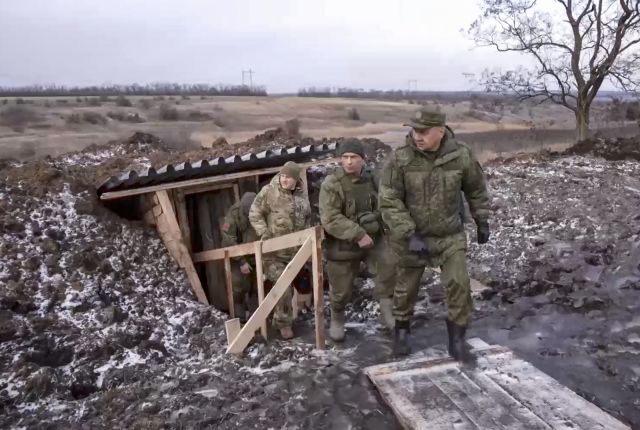 Шойгу се спусна в окопите на фронта в Украйна | ФАКТИ.БГ Шойгу се спусна в окопите на фронта в Украйна