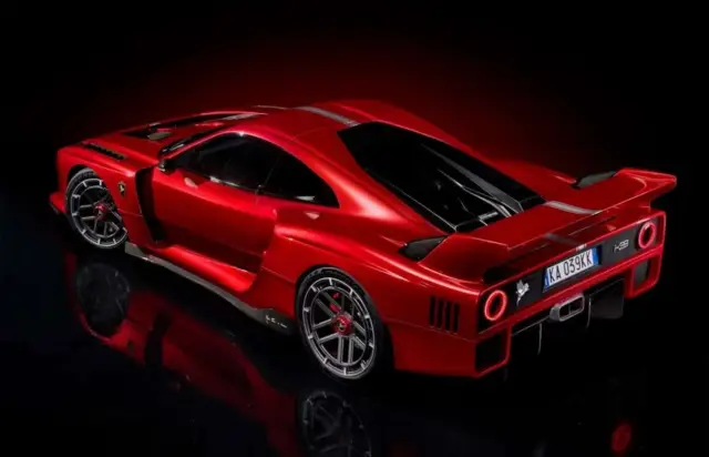 Хиперкола с V8 от Koenigsegg и с мощност от 1000 конски сили стилизирана да изглежда като най-култовата Lancia