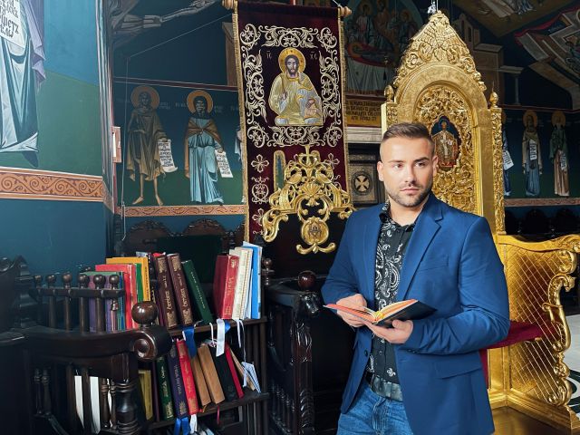 Дядо Никанор благослови новия клип на Валентин Велчев | ФАКТИ.БГ Дядо Никанор благослови новия клип на Валентин Велчев