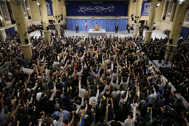 "Смърт на Америка" в центъра на Техеран (СНИМКИ)
