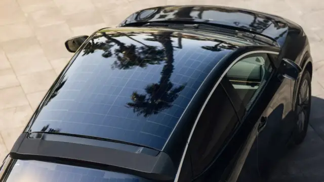 Nissan представи Ariya, която се зарежда от слънцето