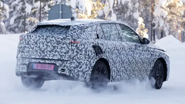 Първи поглед към най-луксозната Lancia