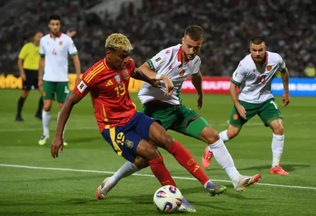 Испания пристигна, видя и вкара единствено 3 гола на България