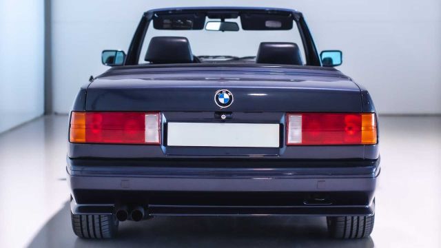 BMW Е30 от 1989 г. бе продадено за почти 100 000 евро