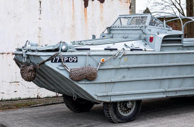  Продава се шестколесна амфибия от Втората международна война 