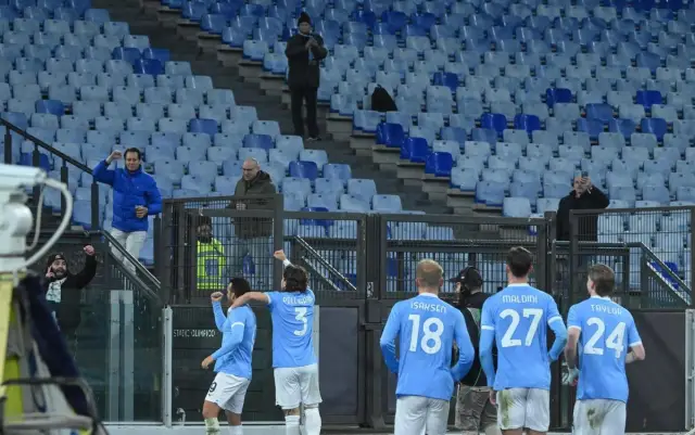 В шоу с пет гола: Лацио измъкна победата над Дженоа в стотната минута 