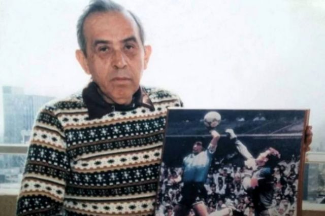  Разкриха любопитни обстоятелства към фотографията на най-скандалния гол на Марадона 