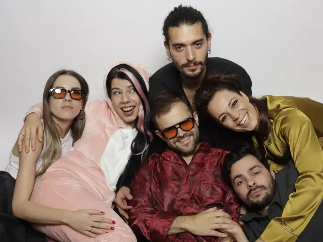 Трагикомедията „Всички замесени“ - за първи път на българска сцена