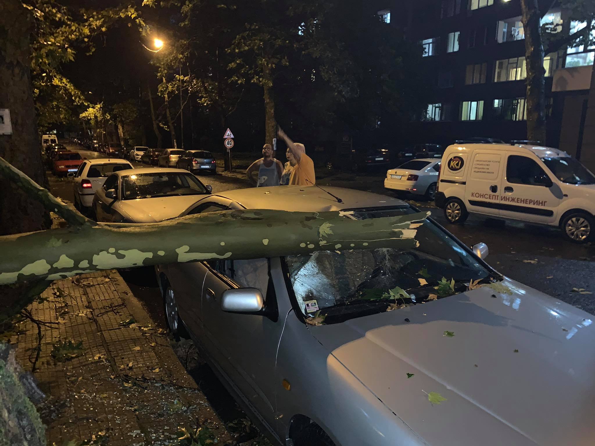 Ураган в Кърджали помете колата на бащата на Цвета Караянчева
