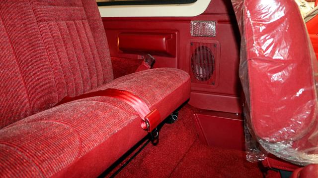  Продава се чисто ново Bronco на 29 години 