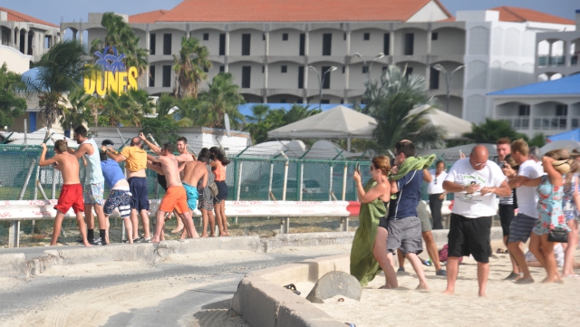 Жена загина на най-опасното летище в света