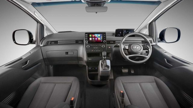 "Космическият" ван на Hyundai вече и с товарна версия